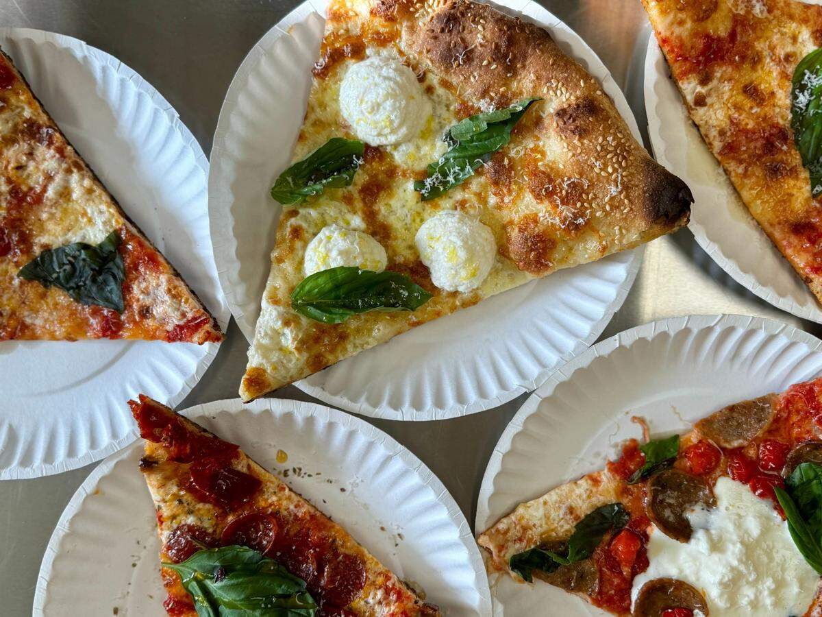Finale Pizza offers New York-style pizza, pasta, salads and more.