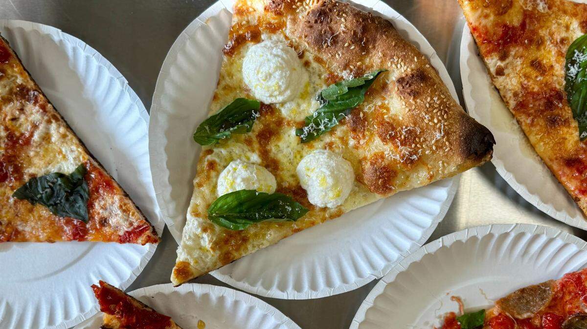Finale Pizza offers New York-style pizza, pasta, salads and more.