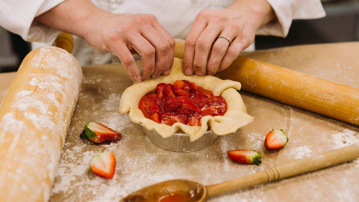 Thoughtful Baking Company can provide seasonal treats, including a vegan strawberry pie, for your mom this Mother’s Day.