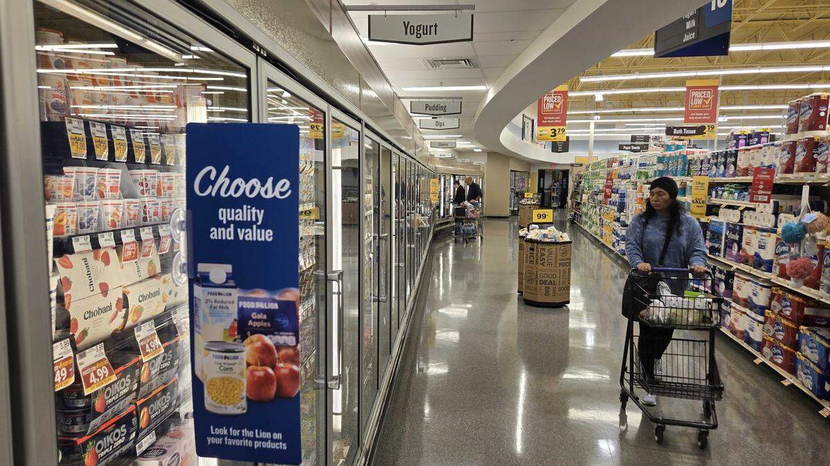 Grocery stores in the Charlotte area are closed on Christmas.