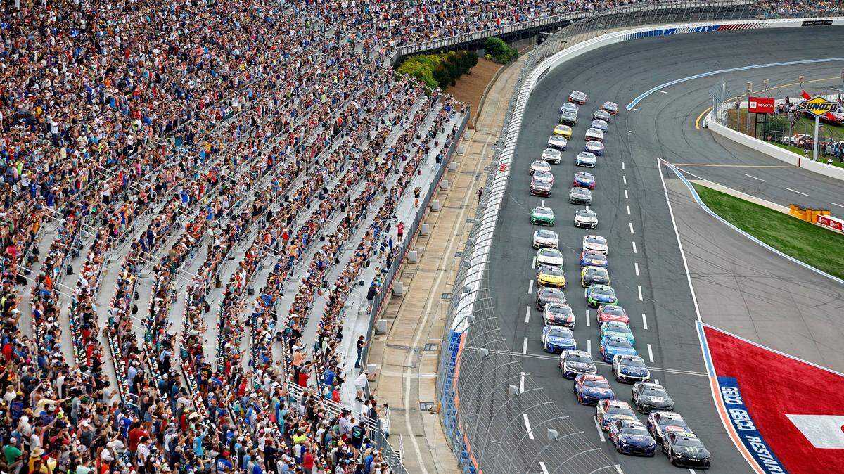 The field in the Coca-Cola 600 head down the front stretch of Charlotte Motor Speedway in Concord, NC on Sunday, May 26, 2024.