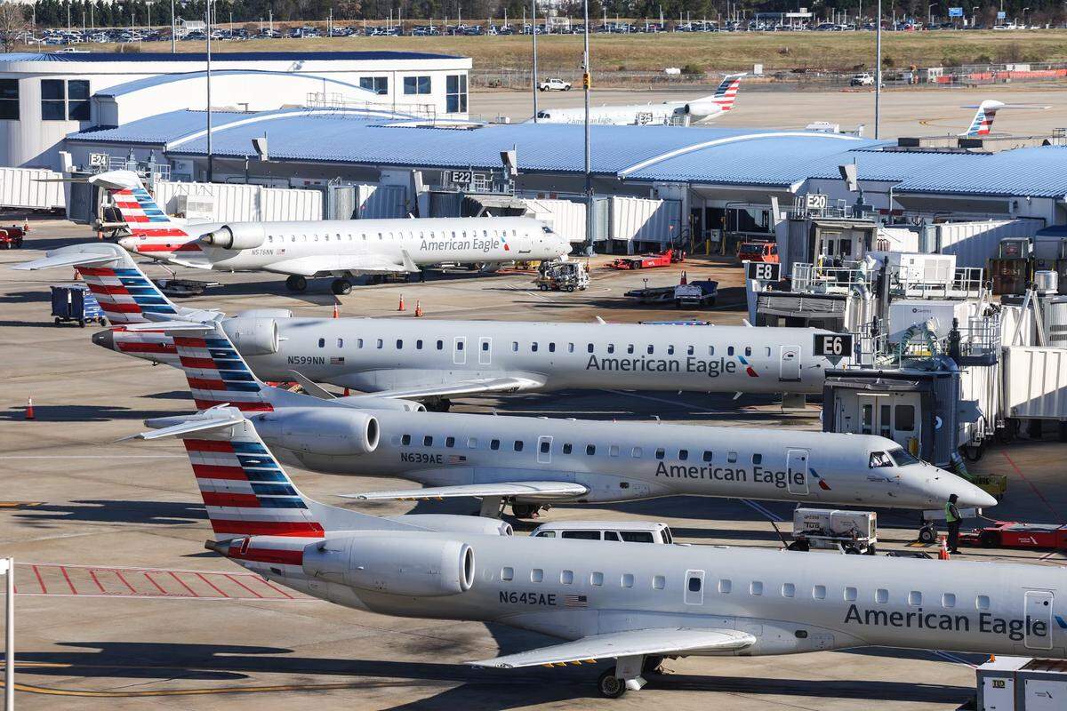 The FAA grounded all US flights, including at Charlotte Douglas International Airport in NC, due to problems with notice to outage system