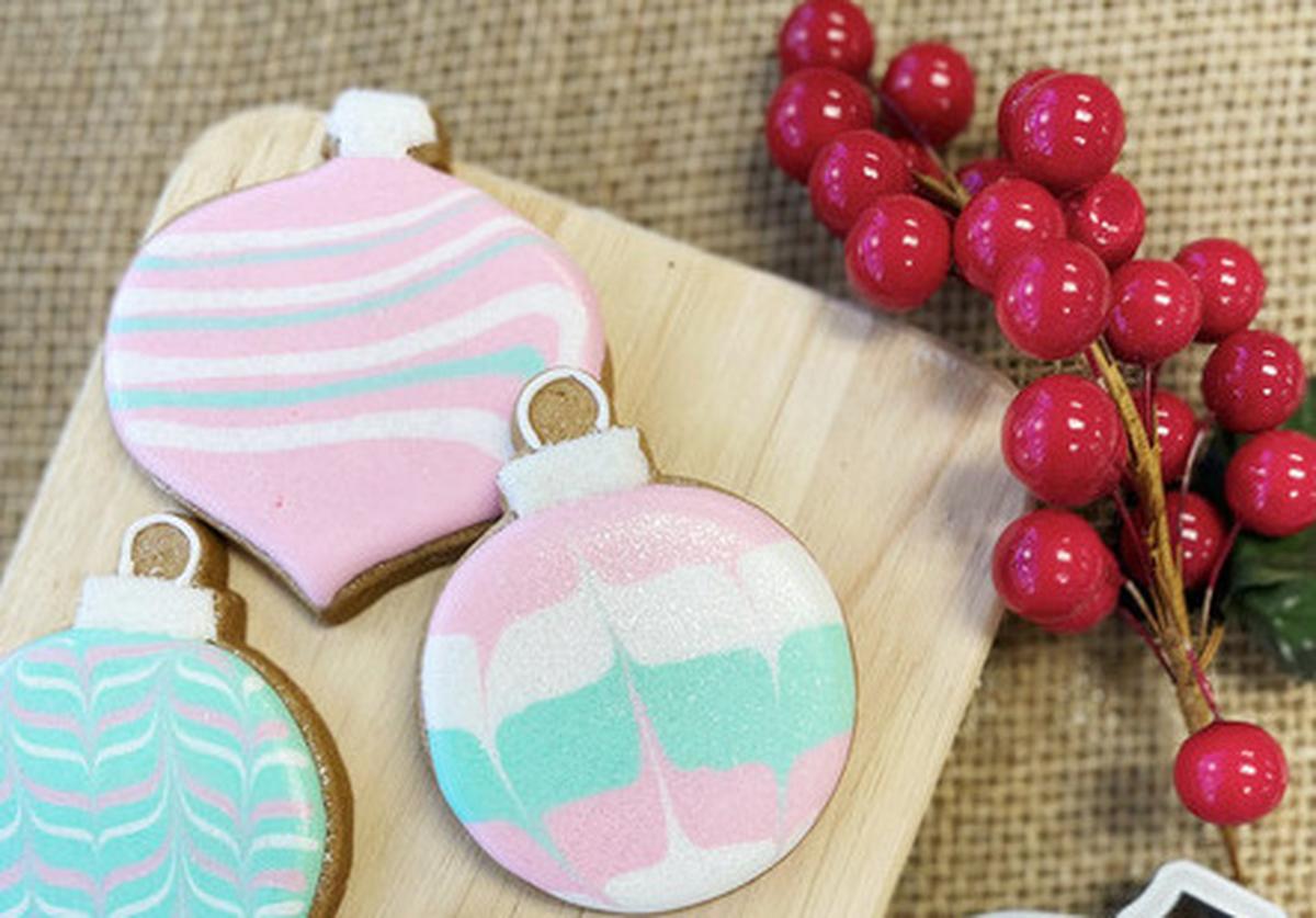 Decorate gingerbread cookies with Sweet Spot Studio at Catawba Brewing Co.