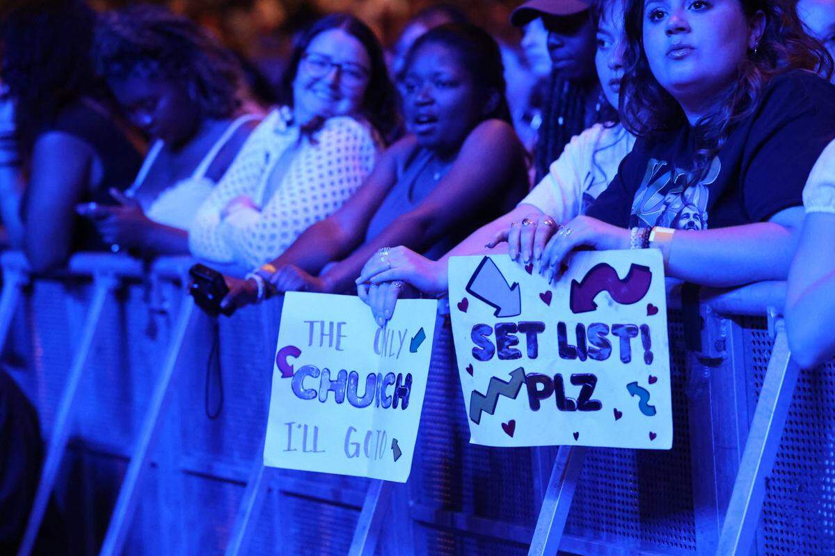 Fans watch Hozier perform at PNC Music Pavilion in Charlotte on Tuesday night.