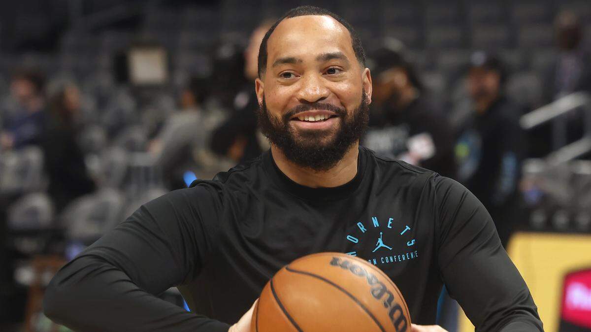 Charlotte Hornets assistant coach Lamar Skeeter smiles as he works out guard LaMelo Ball prior to the team’s game against the Indiana Pacers at Spectrum Center in Charlotte, NC on Thursday, January 8, 2026.