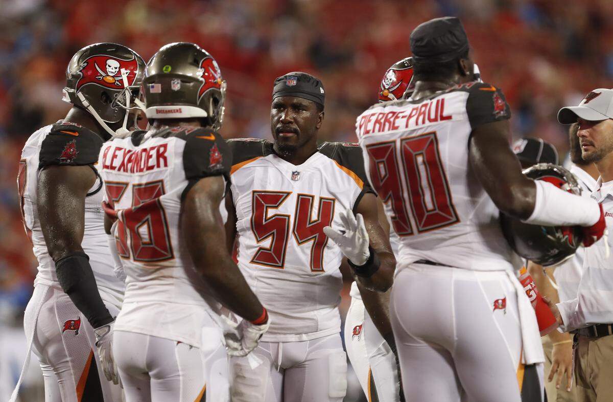 Tampa Bay linebacker Lavonte David (54) and the rest of the Buccaneers defense could provide a challenge for Carolina in a must-win-to-keep-pace game.
