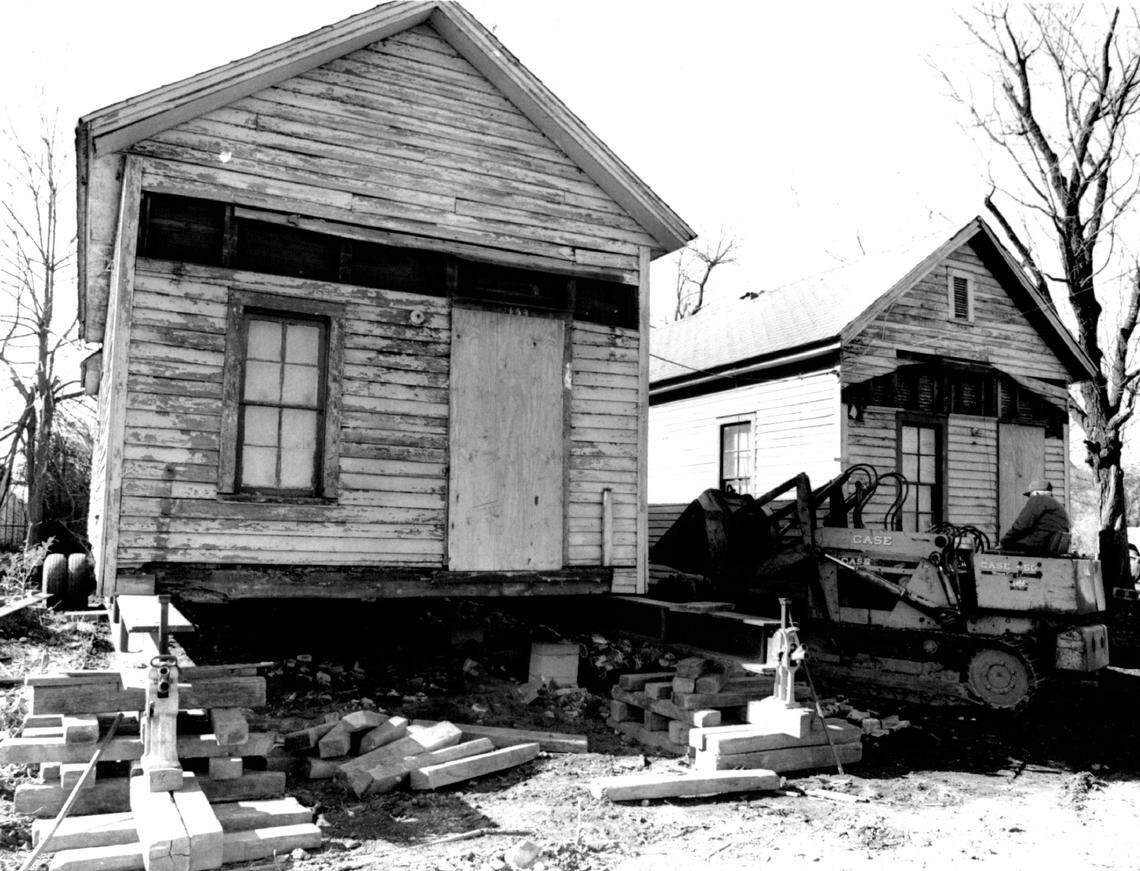 West Bland Street shotgun-style houses being readied for moving in the 1986.