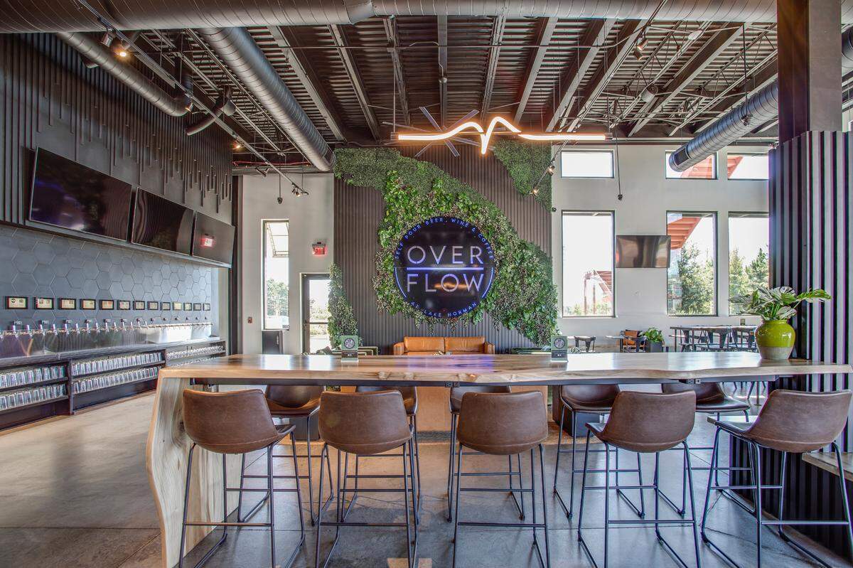 On Overflow’s main level, you can grab a cup of coffee and bring your laptop during the day, or relax with a drink from the tap in the evenings. 