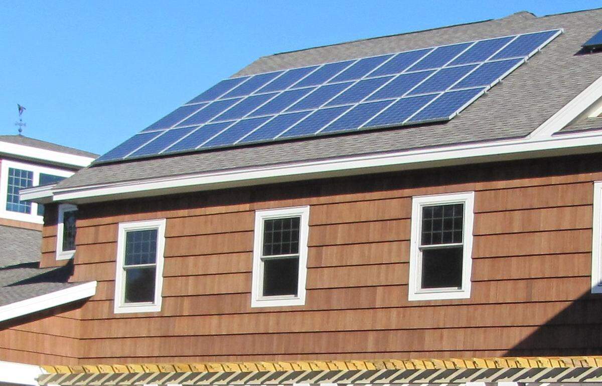 Pink Energy solar company, based in Mooresville, said Monday it is cutting 500 jobs blaming fallout with customers over equipment failure by its former business partner, Generac Power Systems Inc​.