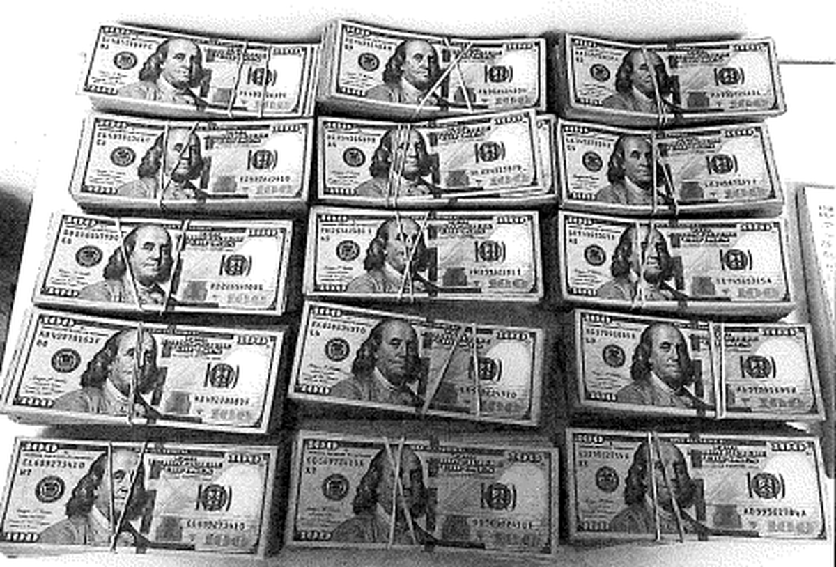A Mississippi man has pleaded guilty to using hundreds of thousands of fake bills at a Pineville jeweler. The scheme that secured him Rolex and Cartier watches and diamond earrings, federal court documents say.