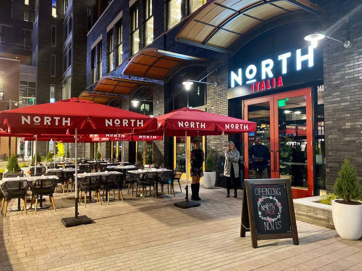 North Italia offers sidewalk seating that’s — well, Italian-style.