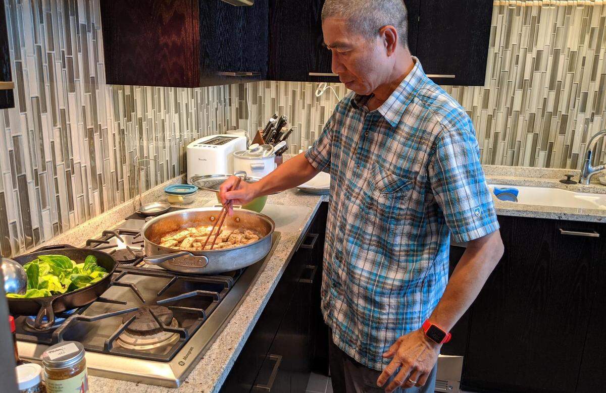 Takeshi Q. Kovacs cooks Vietnamese rice with cashews, crispy-fried lemongrass tofu and stir-fried bok choy.