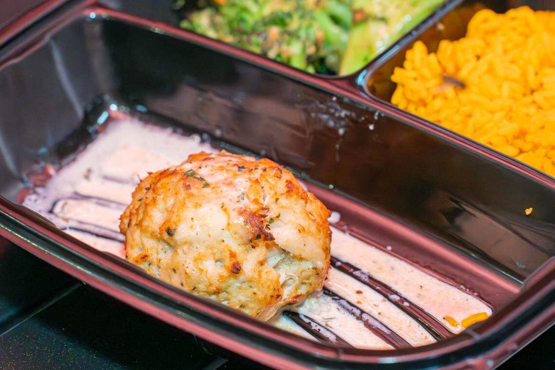 Sol’Delish’s menu features crab cakes, baked chicken wings, fried flounder sandwiches, and more.