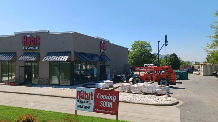A California burger chain expands to Lake Norman. Signs are up at latest NC store