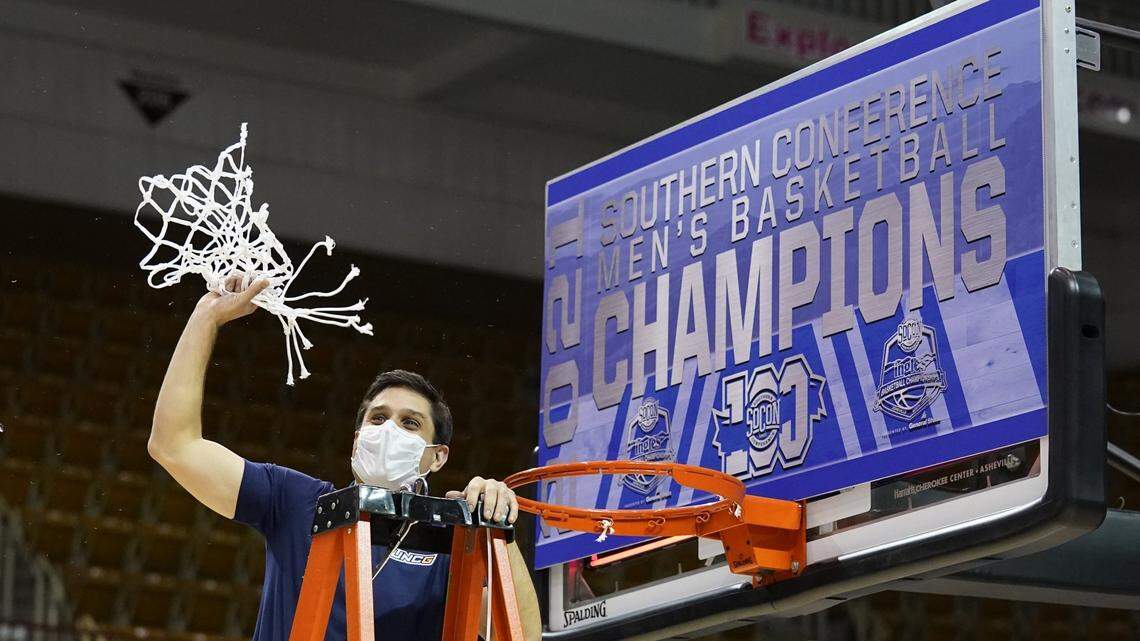 Betting odds to replace Roy Williams favor former UNC basketball players