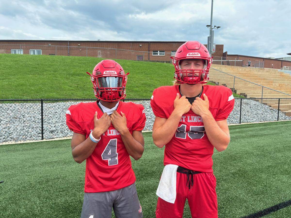 West Lincoln running back Jaylen Winnix (left) and QB Gideon Allen hope to push the team to a league title this season