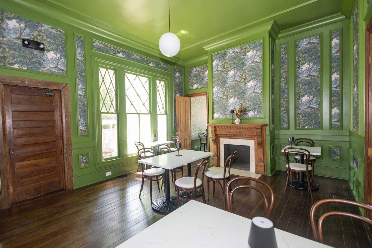 A dining room at Spaghett.