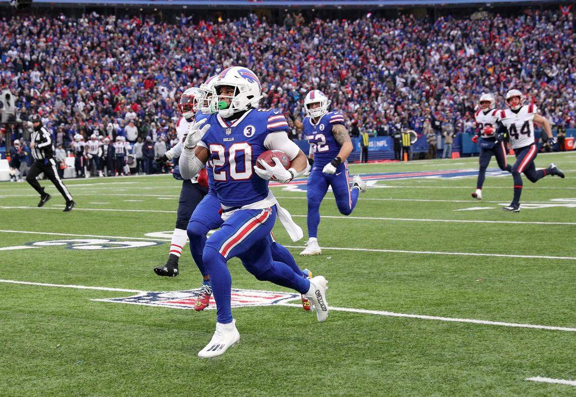 The Bills’ Nyheim Hines returns this kickoff 101 yards for a touchdown against the Patriots. This was his second kickoff return for a touchdown in a 35-23 Buffalo win. Ag3i6708