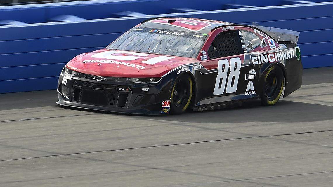 Auto Club 400 live updates: Alex Bowman wins his second NASCAR Cup Series race