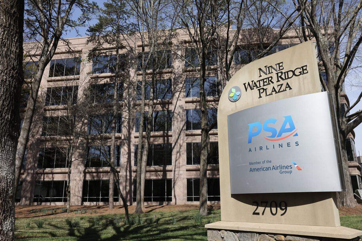 PSA Airlines moved its headquarters from Dayton, Ohio to Charlotte’s Water Ridge Office Park in the Eagle Lake neighborhood. 