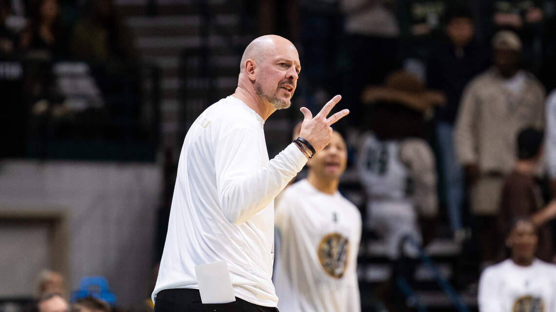 Charlotte-Davidson rivalry clings to what erratic college basketball world can’t yet touch