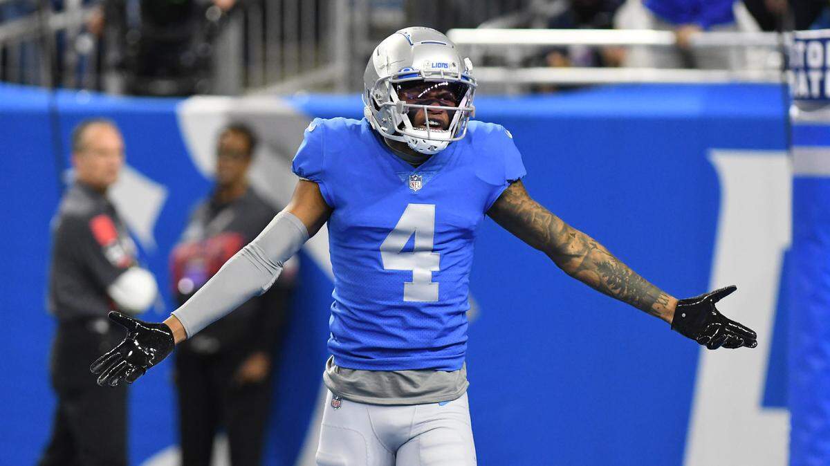 Lions wide receiver DJ Chark (4) looks to the officials for a pass interference call in the end zone against the Chicago Bears in the first quarter at Ford Field.