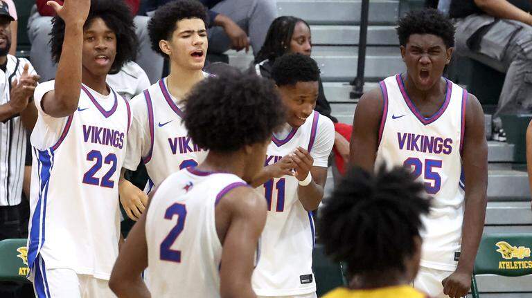PHOTOS: West Charlotte vs. North Meck in Power Six tournament final