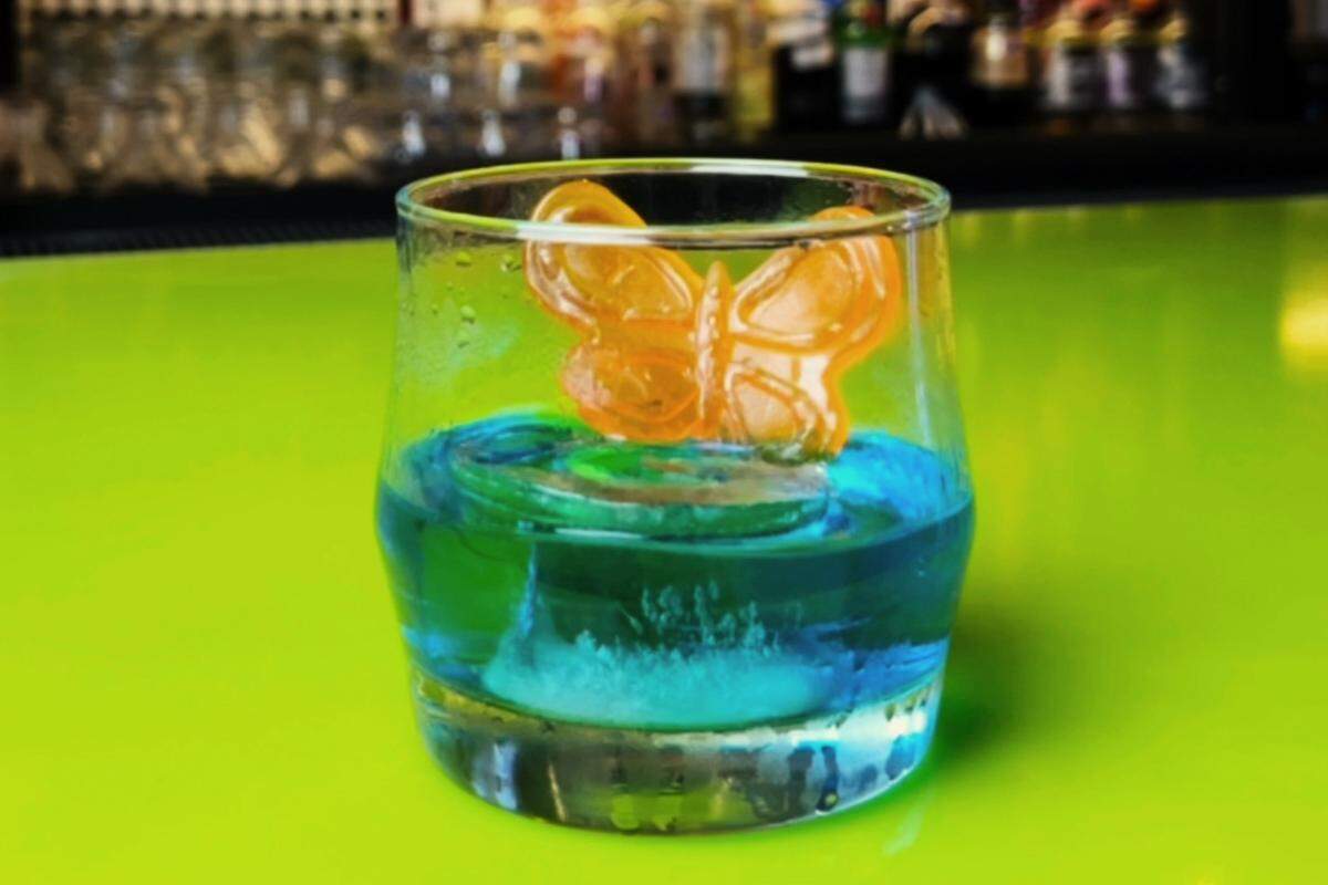 Gallery House’s Klein Blue cocktail.