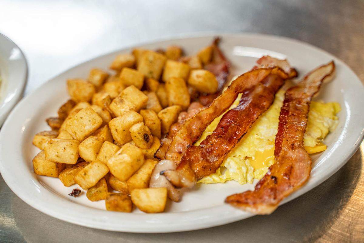 Eggs, bacon and home fried potatoes at Stockyard.