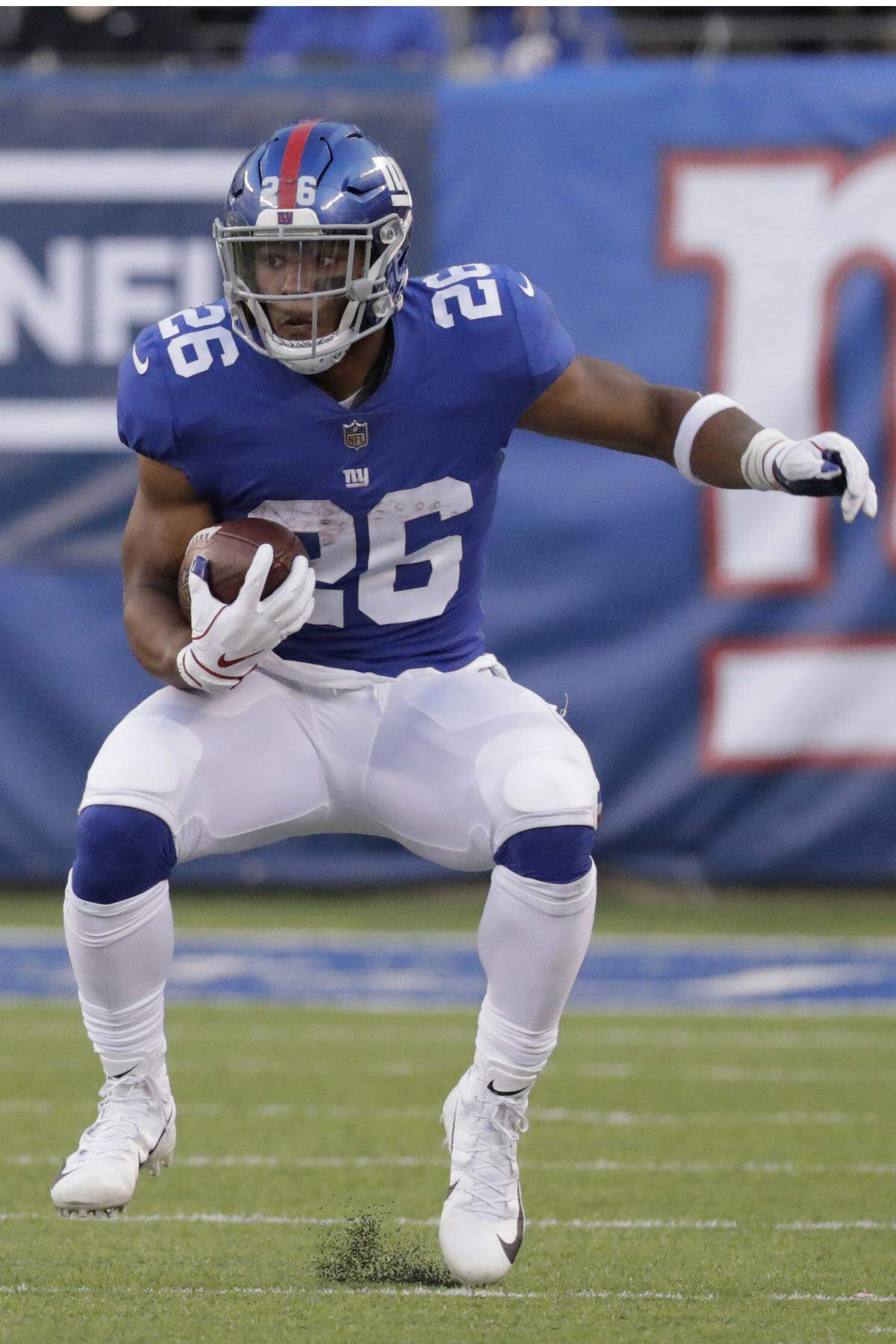 Saquon Barkley and the New York Giants will face the Carolina Panthers on Sunday at Bank of America Stadium.