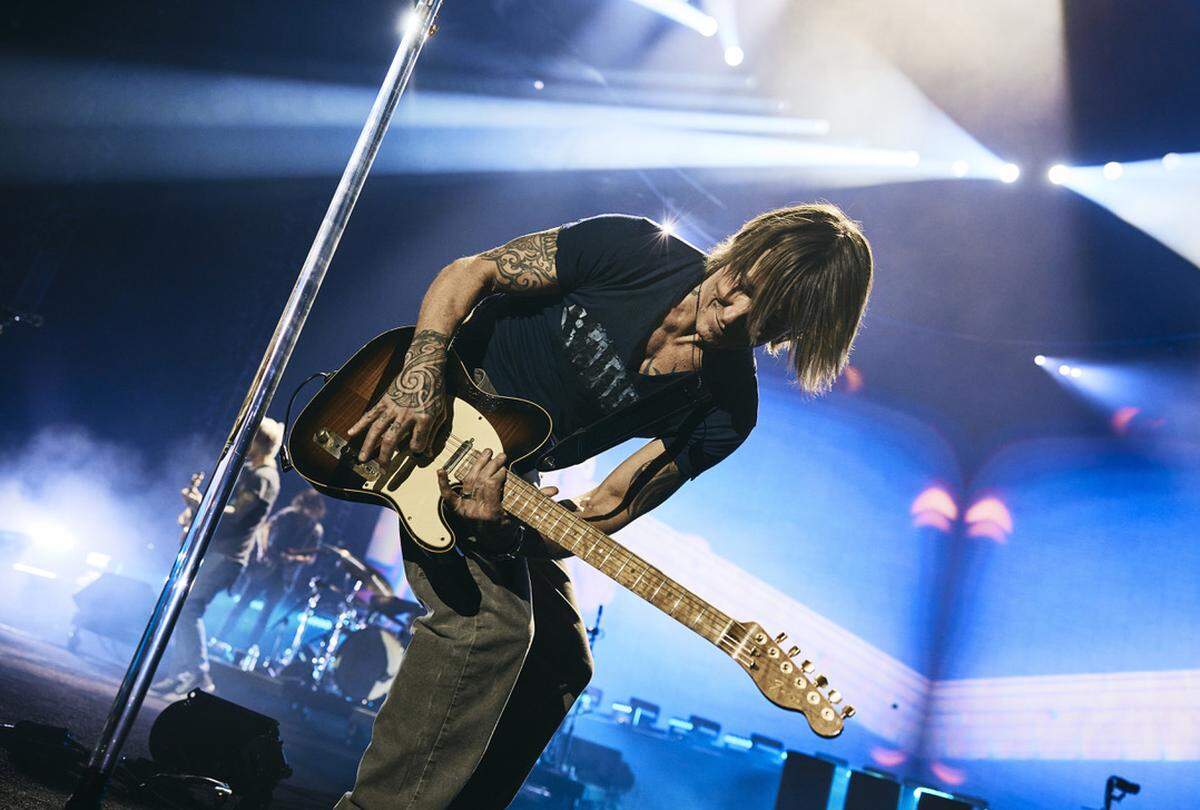 “Looking out from a stage and seeing people singing, forgetting about all the stress in their lives, cutting loose, and feeling alive,” Keith Urban says, “that’s what it’s about for me.”