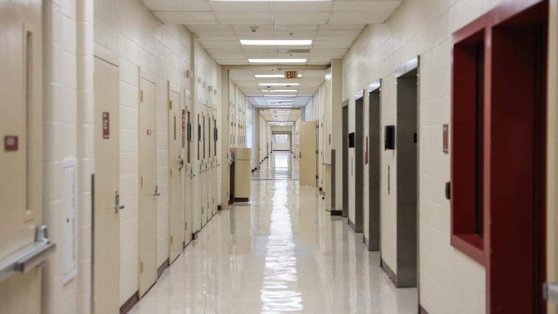 The inmate was identified as 42-year-old Jason Hicks and he was being at Detention Center-Central on East Fourth Street in uptown Charlotte, the sheriff’s office said in a news release. The inmate was identified as 42-year-old Jason Hicks and he was being at Detention Center-Central on East Fourth Street in uptown Charlotte, the sheriff’s office said in a news release.