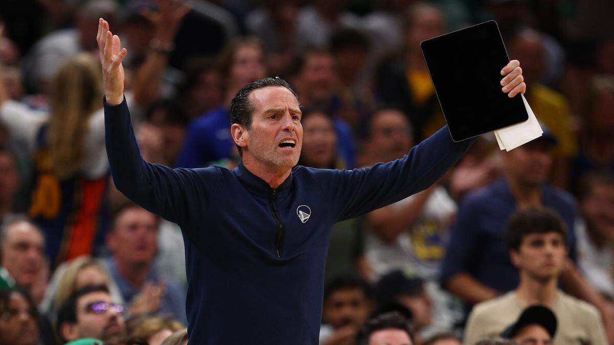 Golden State Warriors assistant coach Kenny Atkinson reacts to a play in the third quarter against the Boston Celtics during Game Four of the 2022 NBA Finals at TD Garden on Friday, June 10, 2022, in Boston. (Elsa/Getty Images/TNS)