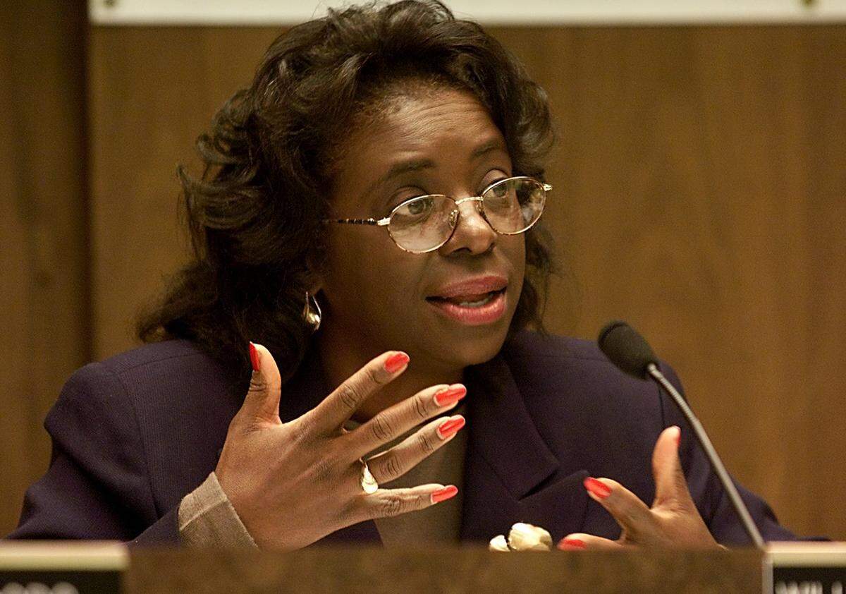In a photo from January 2000, Charlotte-Mecklenburg School Board member Wilhelmenia Rembert speaks to the board.