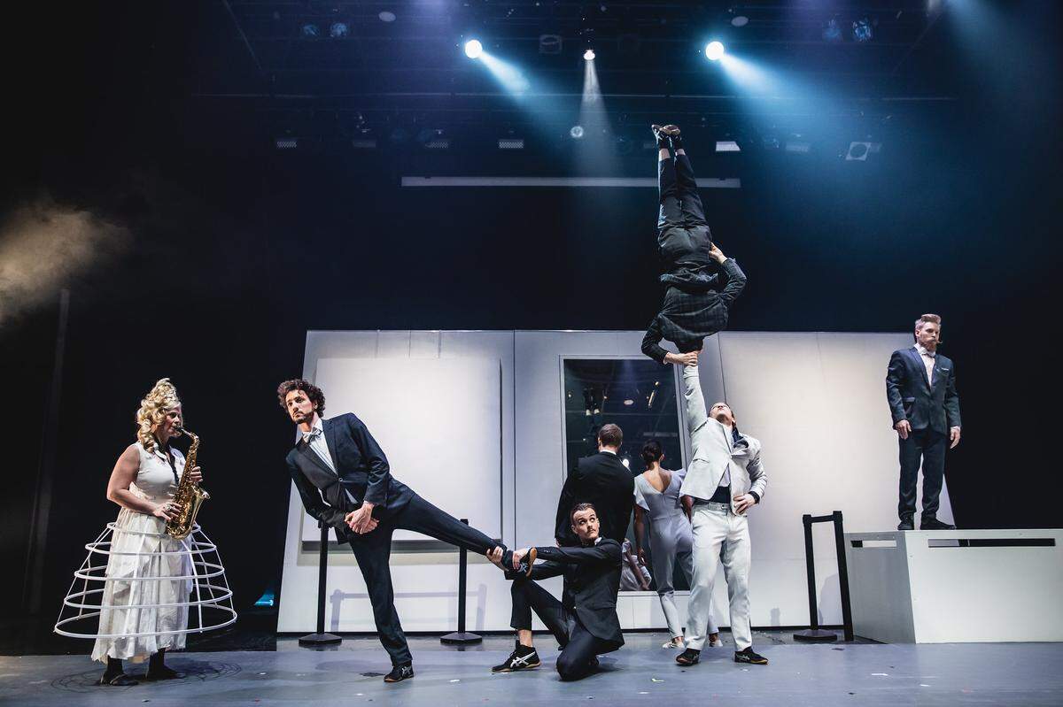 Machine de Cirque performs “Galerie”&nbsp;at Spoleto USA on June 2-7.