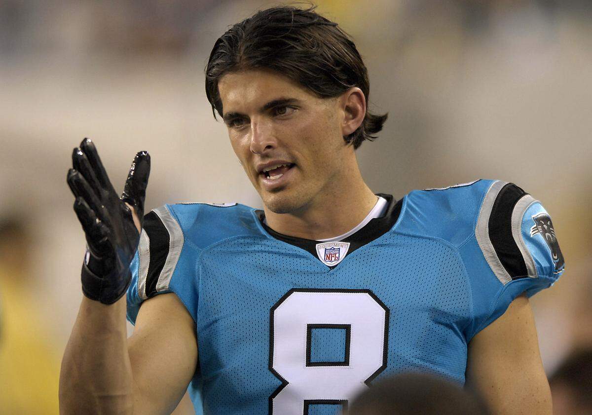 David Carr is the older brother of Derek Carr, who will start at quarterback for the Las Vegas Raiders against Carolina Sunday. David Carr started four games at QB for Carolina in 2007 when Jake Delhomme got hurt, going 1-3.