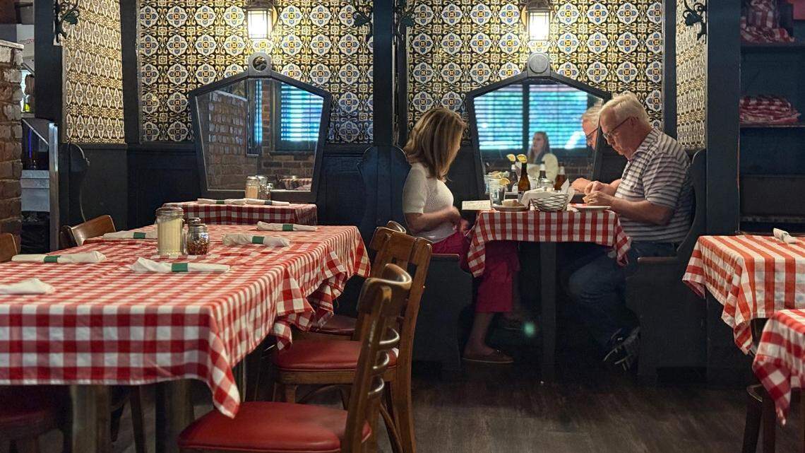 15 must-try Charlotte restaurants to eat like a local | Charlotte Observer