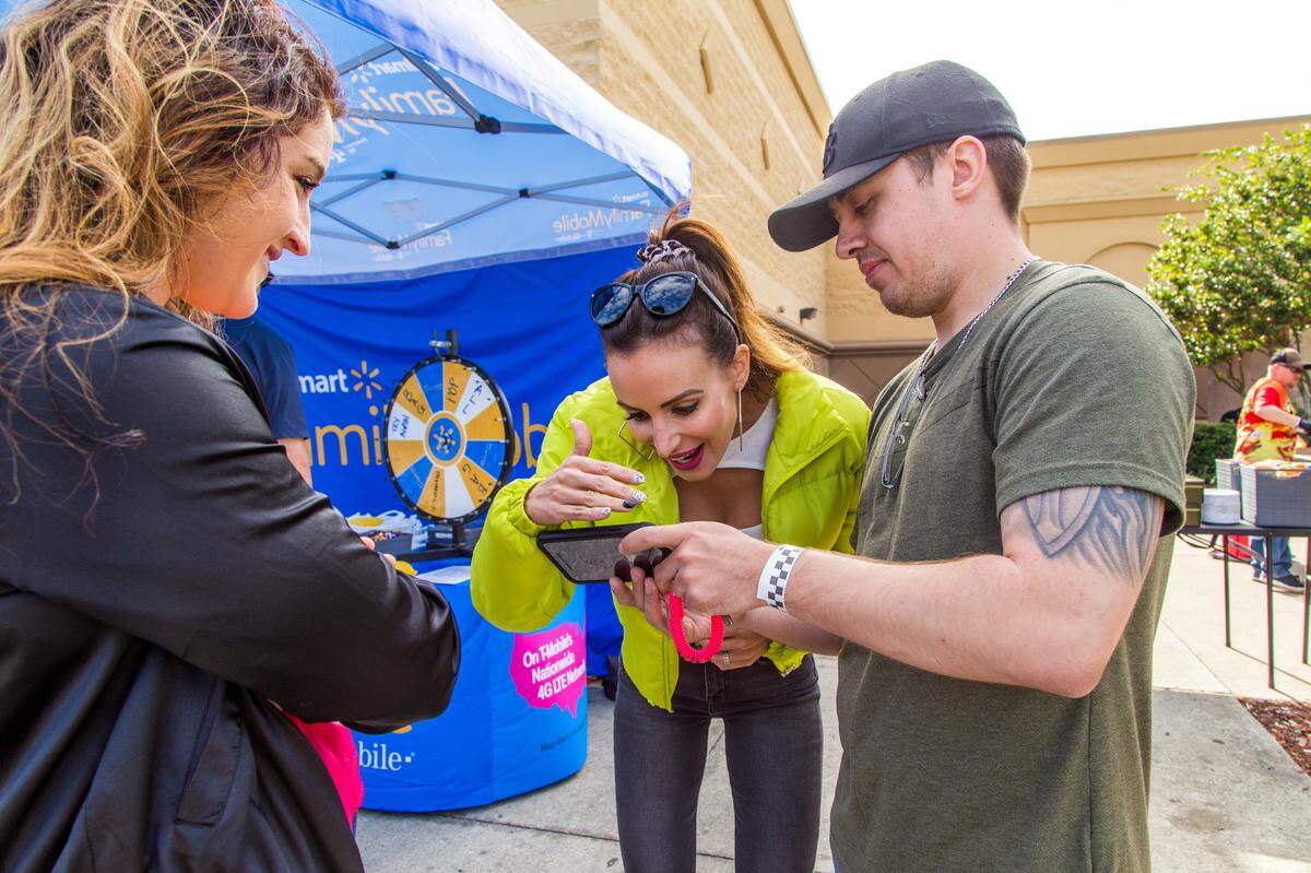 Samantha Busch hosted the Walmart Family Mobile Tailgate ahead of the Daytona 500 on Saturday, Feb. 15. In Daytona Beach, FL.
