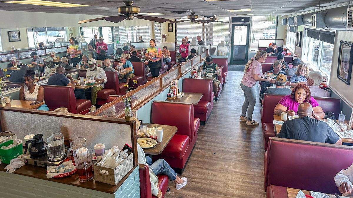 ‘It is old Charlotte — we are still here.’ For 70 years, Circle G has offered Southern cuisine