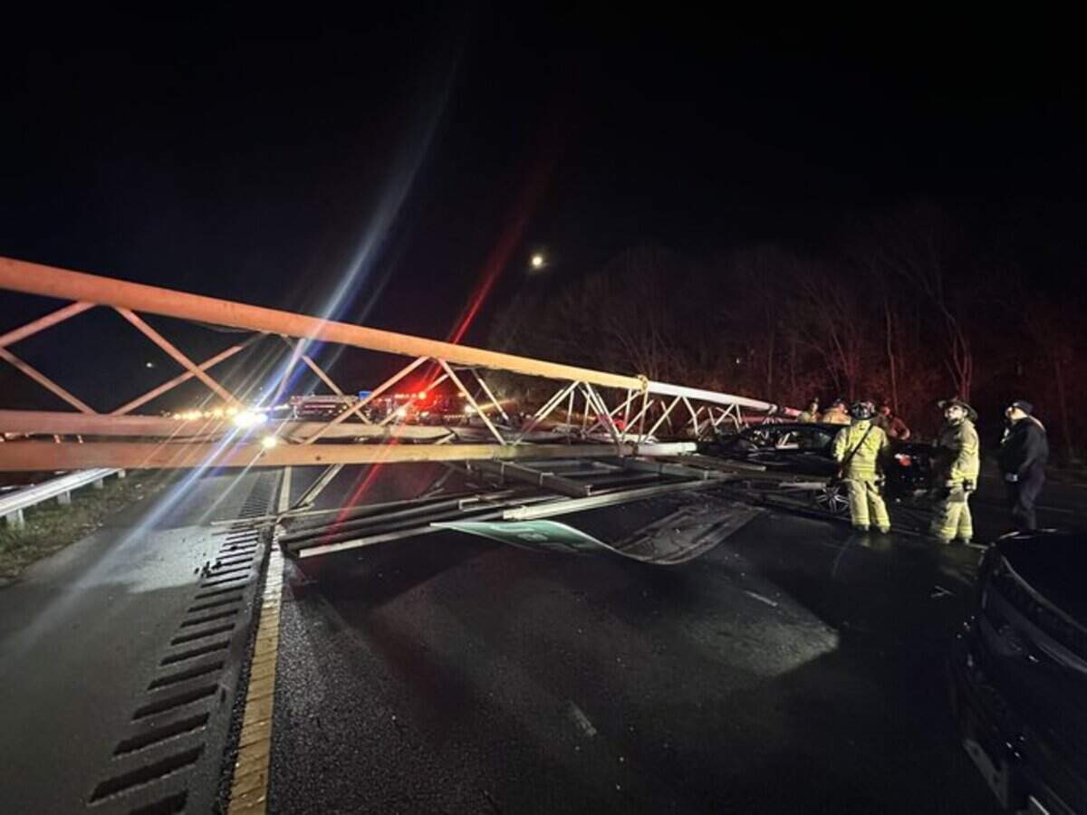 NCDOT interstate maintenance crew members, shown here, removed the sign, and the southbound lanes reopened at 5 a.m. Saturday, Nov. 29, 2025.