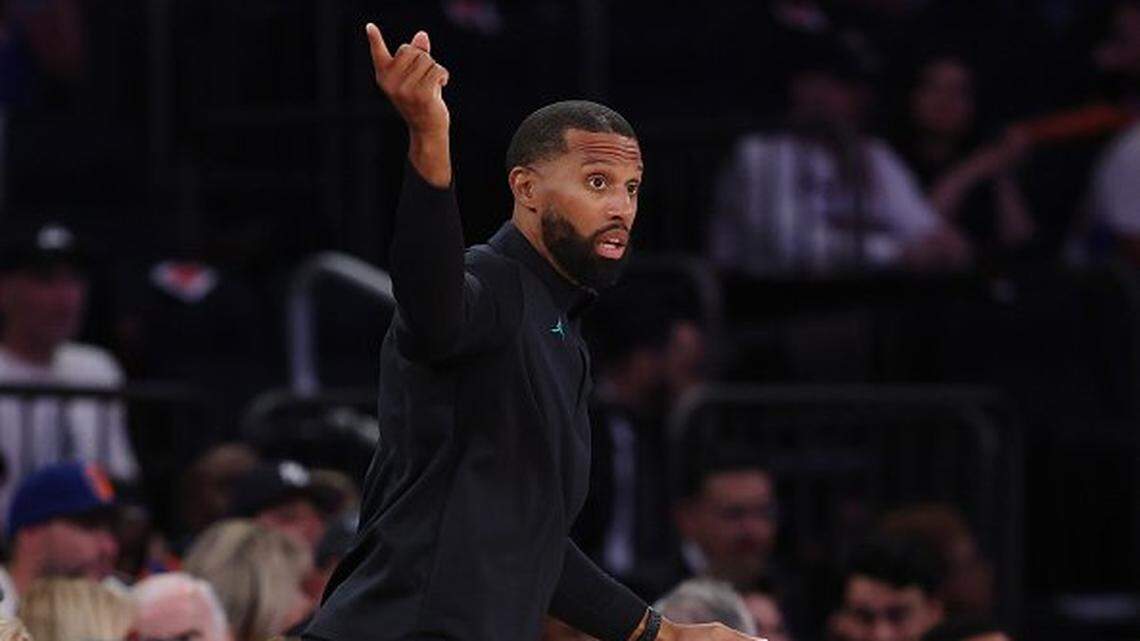How does Charles Lee determine game-ending lineups? Hornets coach details vision