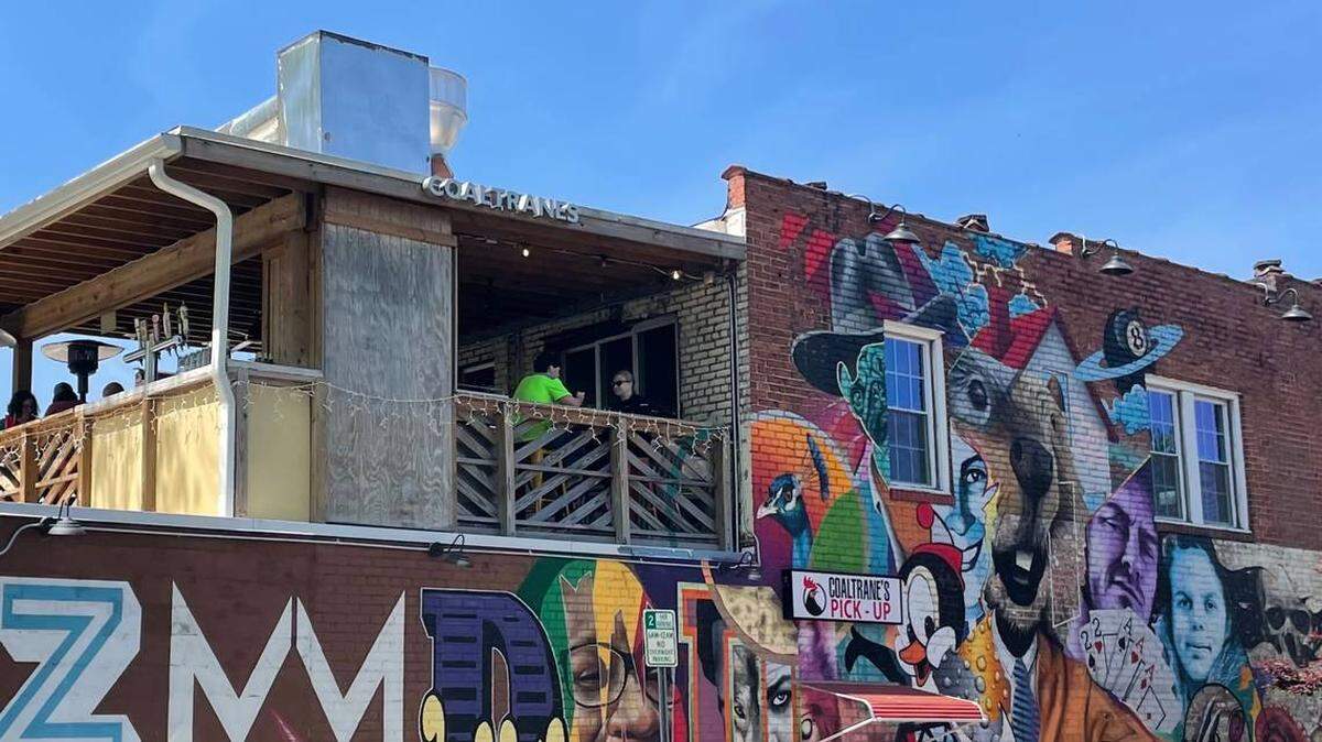 Meet friends for brunch or cocktails in Plaza Midwood.