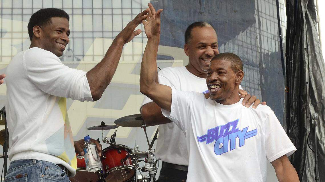 Remember that time? Muggsy, ‘Zo recall special moments with Dell Curry