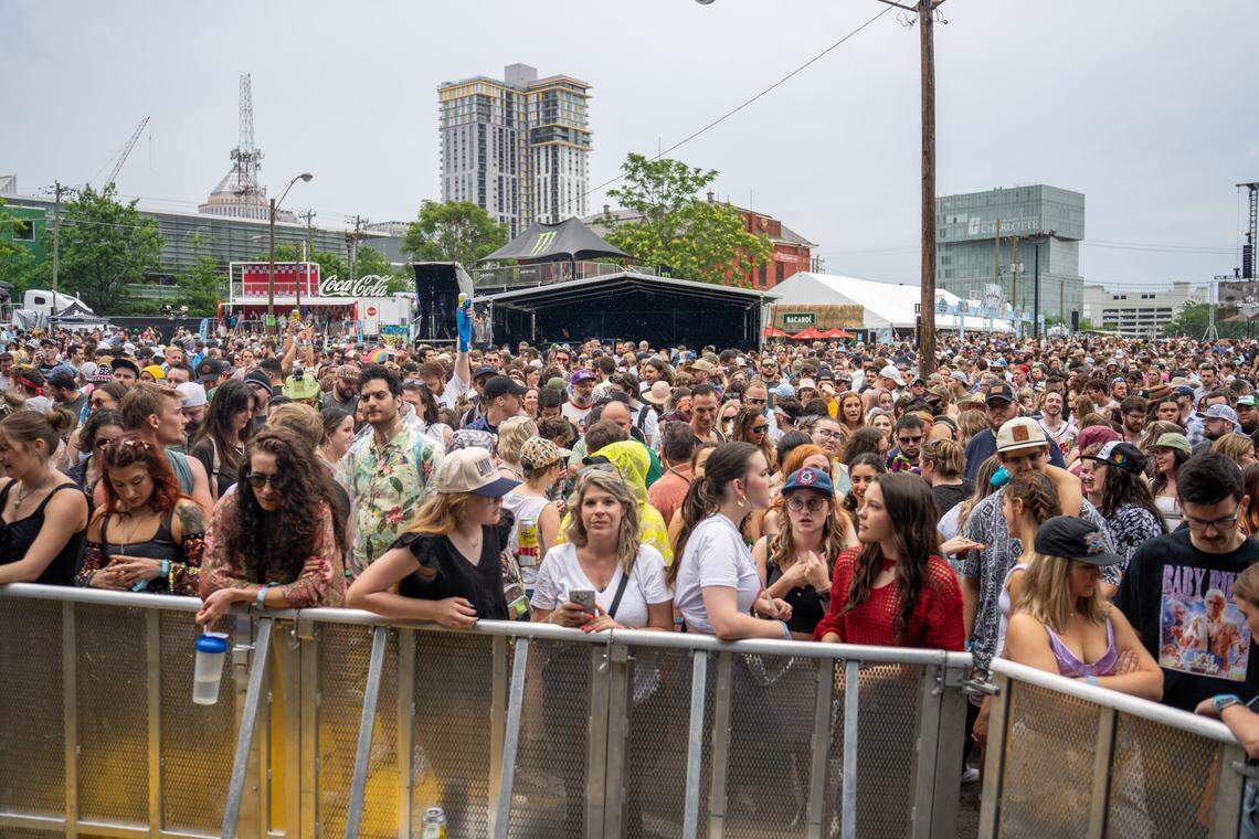 Fans at Lovin’ Life Music Fest as seen from the Northwood Ravin Stage.
