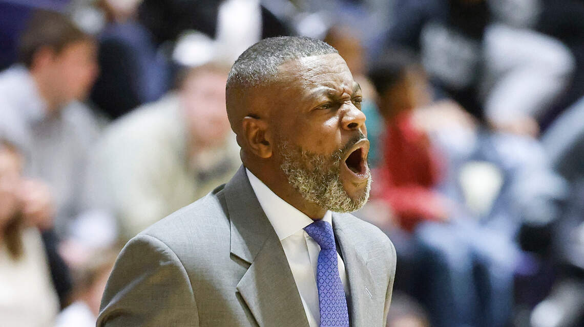 Two Charlotte-area state championship coaches start over at new schools, face off Thursday