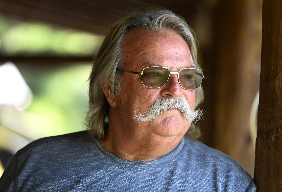 Firefighter Randy Bradshaw, one of the first responders to the crash of Flight 212.