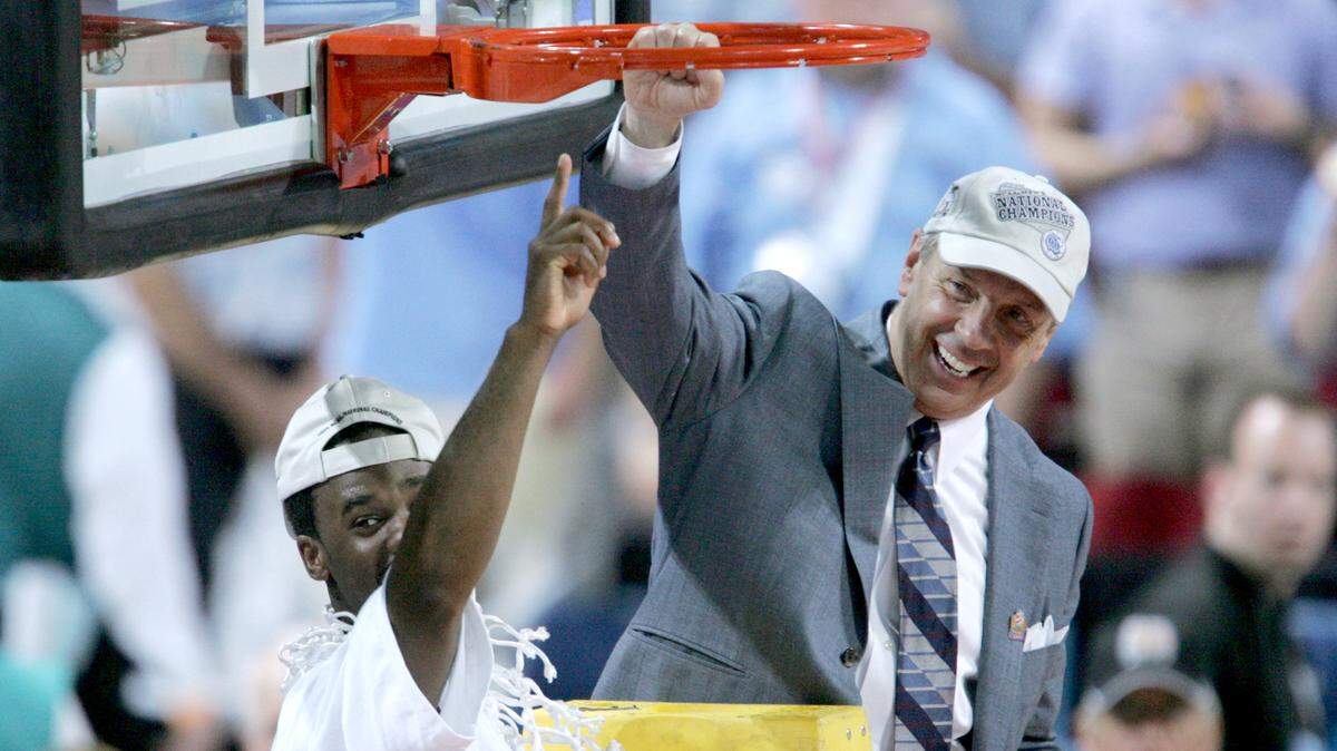 A timeline of Roy Williams’ coaching career. He was the fastest to win 900 games