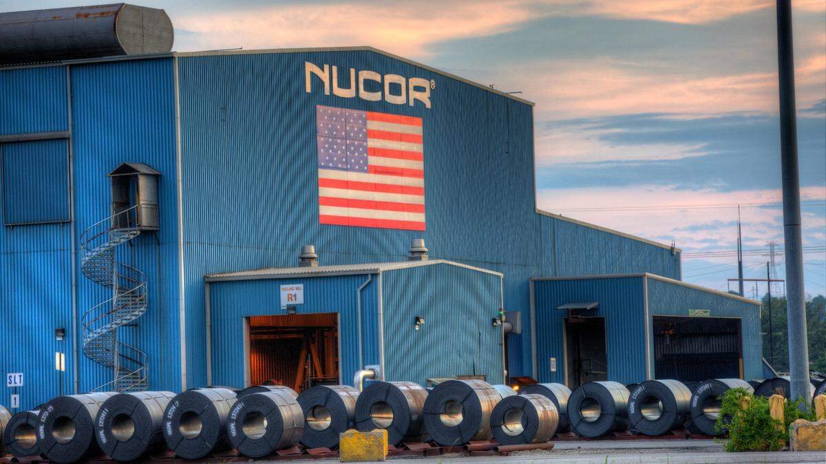 Charlotte-based steelmaker Nucor Corp. is investing $200 million to expand its Huger, S.C., facility, adding an air separation unit to supply industrial gases to the mill’s steelmaking operations.