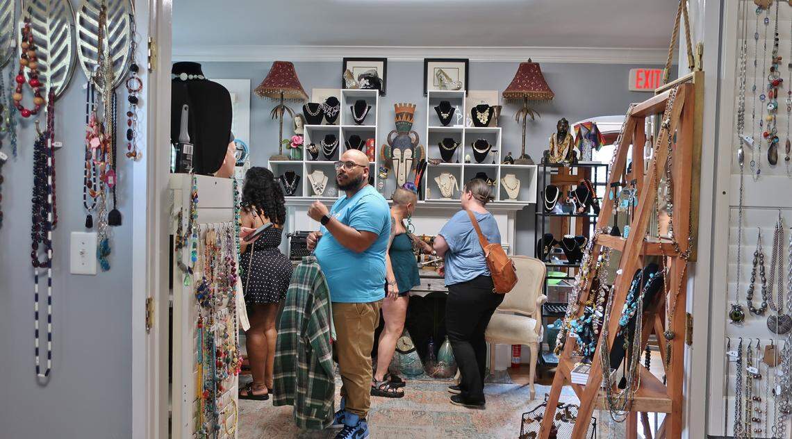 Nouveau Chapeau sells new, thrift and vintage clothing, jewelry and decor in Commonwealth.
