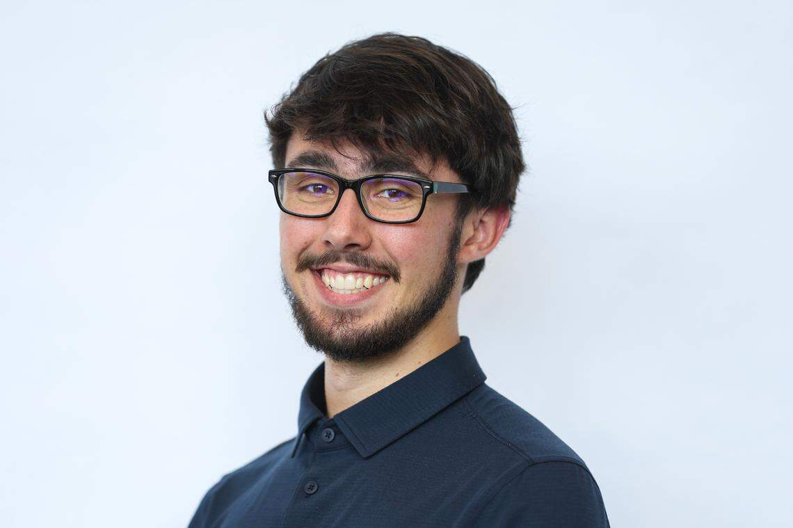 Profile Image of Gabe Castro-Root